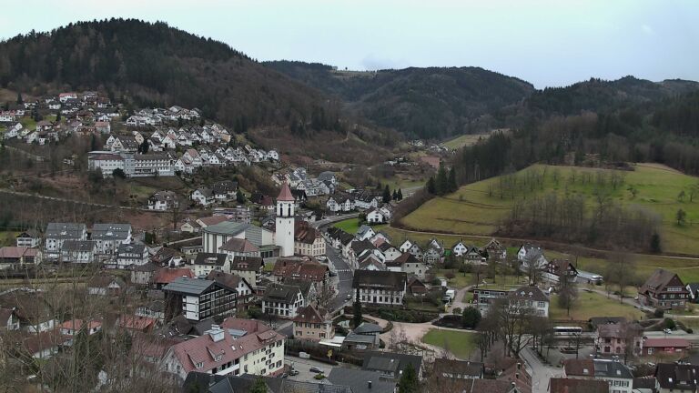 Dieses Bild zeigt eine Webcam-Aufnahme von Ottenhöfen, aufgenommen am Freitag, den 13.02.2026 um 15:10 Uhr