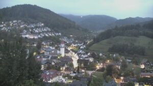 Dieses Bild zeigt eine Webcam-Aufnahme von Ottenhöfen, aufgenommen am Samstag, den 17.10.2026 um 07:30 Uhr
