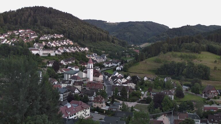 Dieses Bild zeigt eine Webcam-Aufnahme von Ottenhöfen, aufgenommen am Samstag, den 04.07.2026 um 21:30 Uhr
