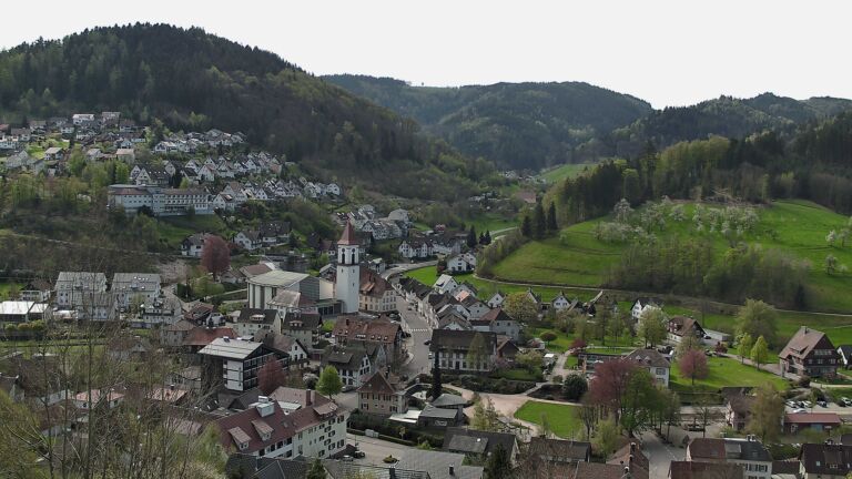 Dieses Bild zeigt eine Webcam-Aufnahme von Ottenhöfen, aufgenommen am Donnerstag, den 16.04.2026 um 11:00 Uhr