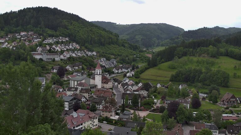 Dieses Bild zeigt eine Webcam-Aufnahme von Ottenhöfen, aufgenommen am Mittwoch, den 20.05.2026 um 13:30 Uhr