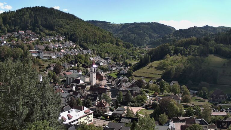 Dieses Bild zeigt eine Webcam-Aufnahme von Ottenhöfen, aufgenommen am Samstag, den 12.09.2026 um 15:10 Uhr
