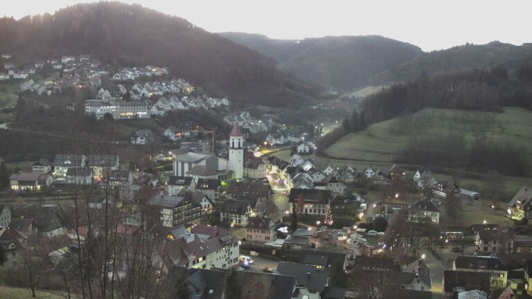 Dieses Bild zeigt eine Webcam-Aufnahme von Ottenhöfen, aufgenommen am Montag, den 15.12.2025 um 07:40 Uhr