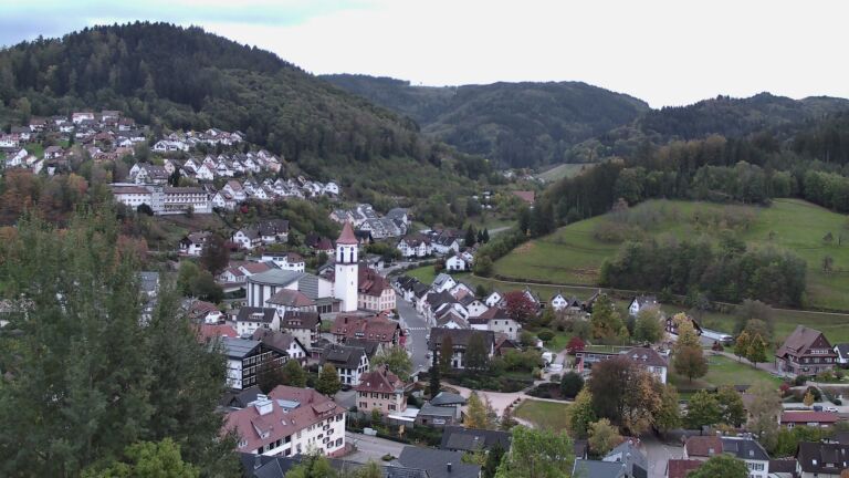 Dieses Bild zeigt eine Webcam-Aufnahme von Ottenhöfen, aufgenommen am Samstag, den 24.10.2026 um 08:10 Uhr