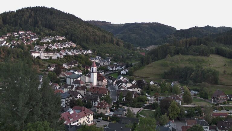 Dieses Bild zeigt eine Webcam-Aufnahme von Ottenhöfen, aufgenommen am Freitag, den 11.09.2026 um 19:40 Uhr