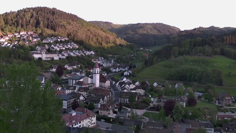 Dieses Bild zeigt eine Webcam-Aufnahme von Ottenhöfen, aufgenommen am Mittwoch, den 29.04.2026 um 20:00 Uhr