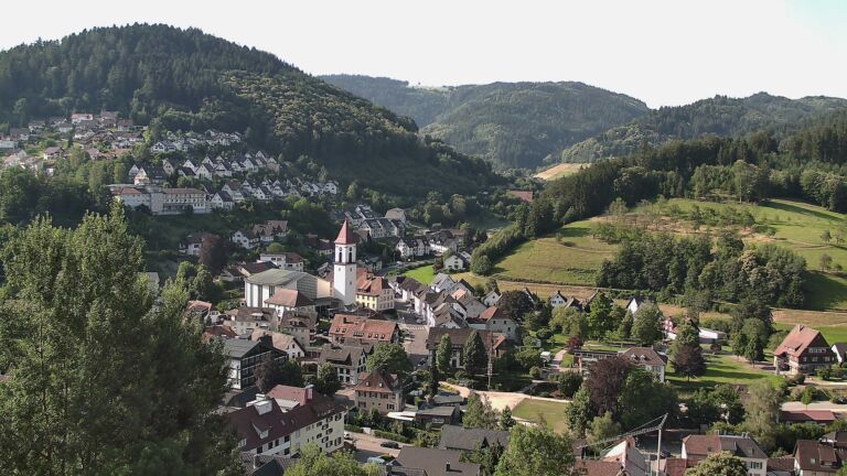 Dieses Bild zeigt eine Webcam-Aufnahme von Ottenhöfen, aufgenommen am Samstag, den 27.06.2026 um 08:50 Uhr