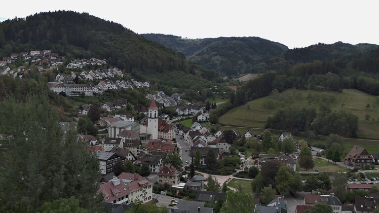 Dieses Bild zeigt eine Webcam-Aufnahme von Ottenhöfen, aufgenommen am Sonntag, den 13.09.2026 um 12:30 Uhr