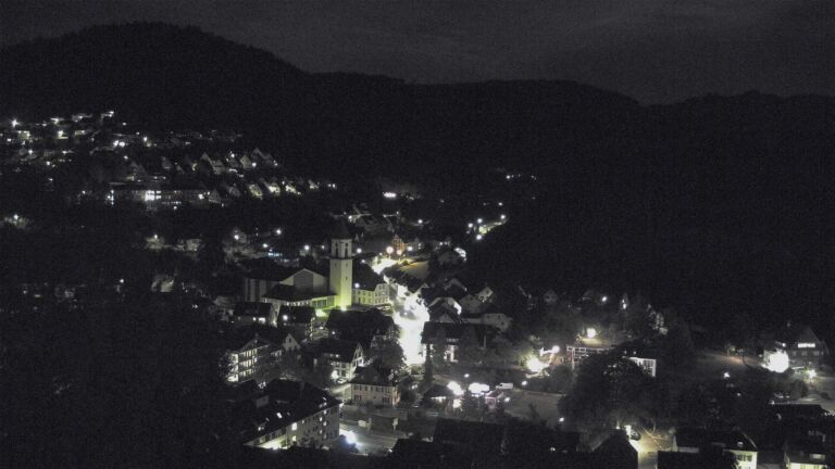 Dieses Bild zeigt eine Webcam-Aufnahme von Ottenhöfen, aufgenommen am Freitag, den 21.08.2026 um 22:00 Uhr