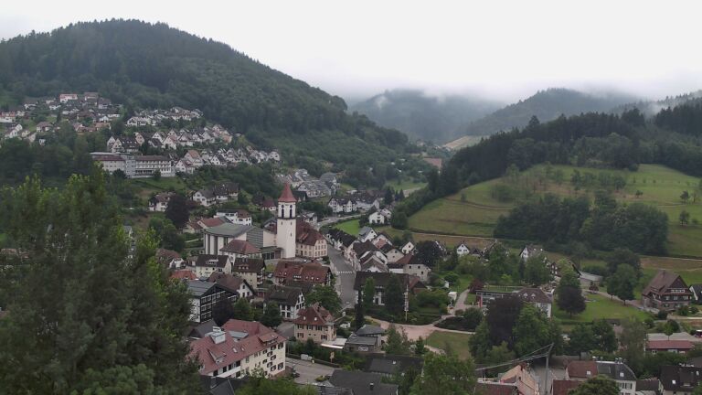 Dieses Bild zeigt eine Webcam-Aufnahme von Ottenhöfen, aufgenommen am Mittwoch, den 01.07.2026 um 06:10 Uhr