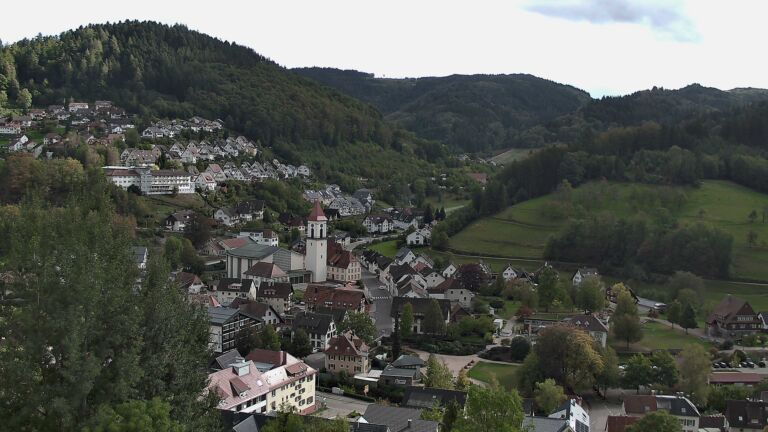 Dieses Bild zeigt eine Webcam-Aufnahme von Ottenhöfen, aufgenommen am Samstag, den 10.10.2026 um 15:30 Uhr