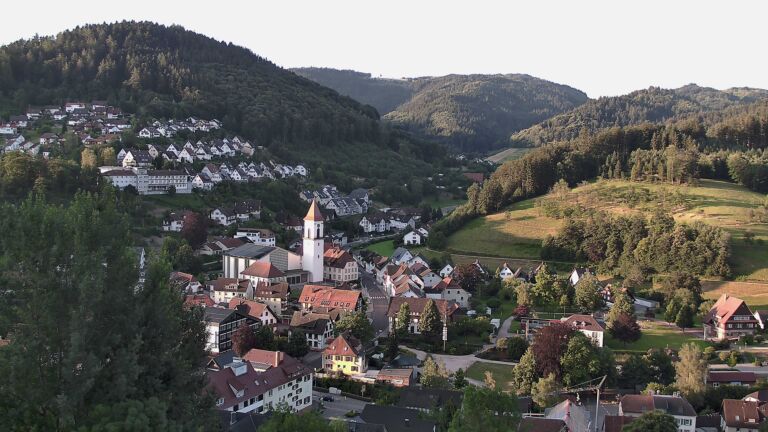 Dieses Bild zeigt eine Webcam-Aufnahme von Ottenhöfen, aufgenommen am Freitag, den 03.07.2026 um 06:40 Uhr