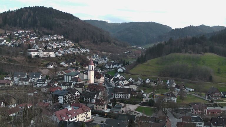 Dieses Bild zeigt eine Webcam-Aufnahme von Ottenhöfen, aufgenommen am Montag, den 09.03.2026 um 18:20 Uhr