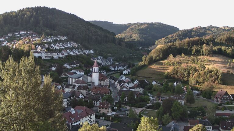 Dieses Bild zeigt eine Webcam-Aufnahme von Ottenhöfen, aufgenommen am Samstag, den 29.08.2026 um 07:50 Uhr
