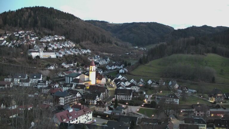 Dieses Bild zeigt eine Webcam-Aufnahme von Ottenhöfen, aufgenommen am Sonntag, den 01.03.2026 um 18:30 Uhr