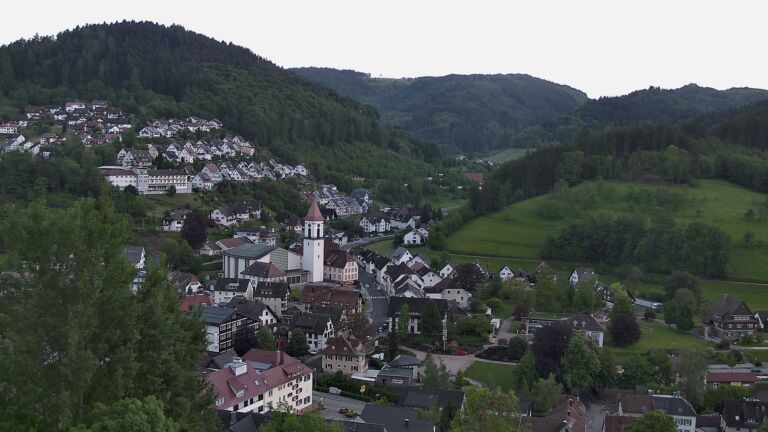 Dieses Bild zeigt eine Webcam-Aufnahme von Ottenhöfen, aufgenommen am Freitag, den 15.05.2026 um 20:00 Uhr