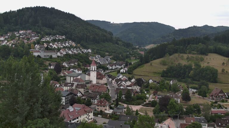 Dieses Bild zeigt eine Webcam-Aufnahme von Ottenhöfen, aufgenommen am Mittwoch, den 15.07.2026 um 10:10 Uhr