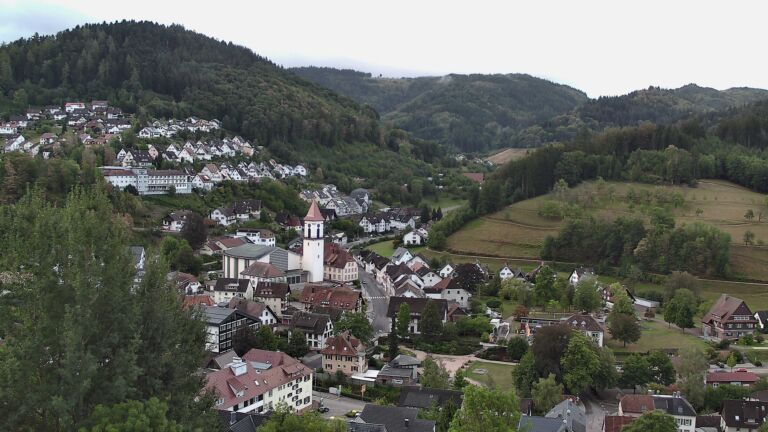 Dieses Bild zeigt eine Webcam-Aufnahme von Ottenhöfen, aufgenommen am Montag, den 31.08.2026 um 07:50 Uhr