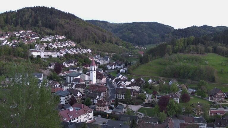 Dieses Bild zeigt eine Webcam-Aufnahme von Ottenhöfen, aufgenommen am Samstag, den 25.04.2026 um 20:40 Uhr