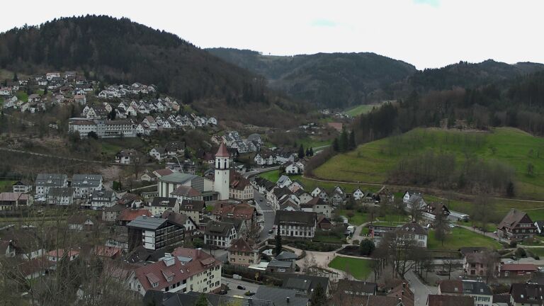 Dieses Bild zeigt eine Webcam-Aufnahme von Ottenhöfen, aufgenommen am Dienstag, den 17.03.2026 um 16:00 Uhr