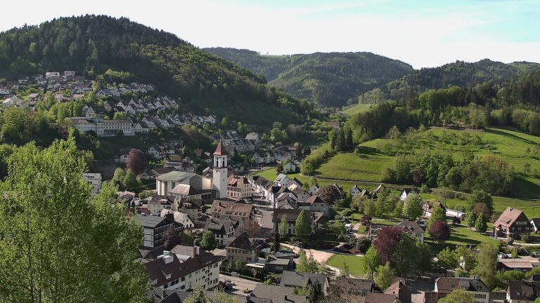 Dieses Bild zeigt eine Webcam-Aufnahme von Ottenhöfen, aufgenommen am Mittwoch, den 29.04.2026 um 09:30 Uhr