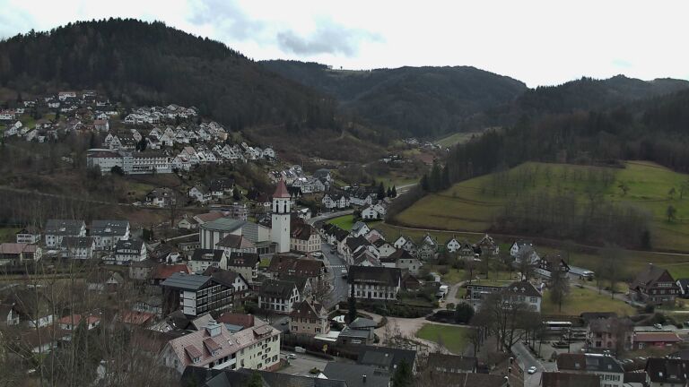 Dieses Bild zeigt eine Webcam-Aufnahme von Ottenhöfen, aufgenommen am Freitag, den 13.02.2026 um 13:40 Uhr