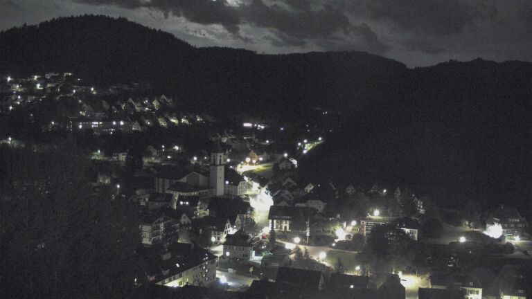 Dieses Bild zeigt eine Webcam-Aufnahme von Ottenhöfen, aufgenommen am Sonntag, den 03.05.2026 um 00:30 Uhr