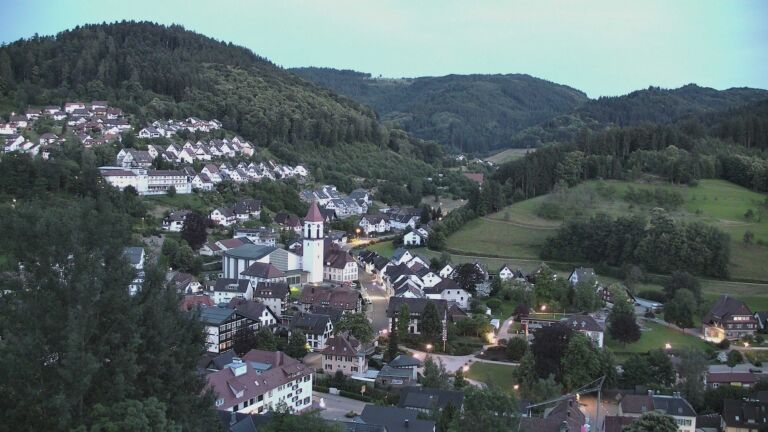 Dieses Bild zeigt eine Webcam-Aufnahme von Ottenhöfen, aufgenommen am Montag, den 15.06.2026 um 22:00 Uhr
