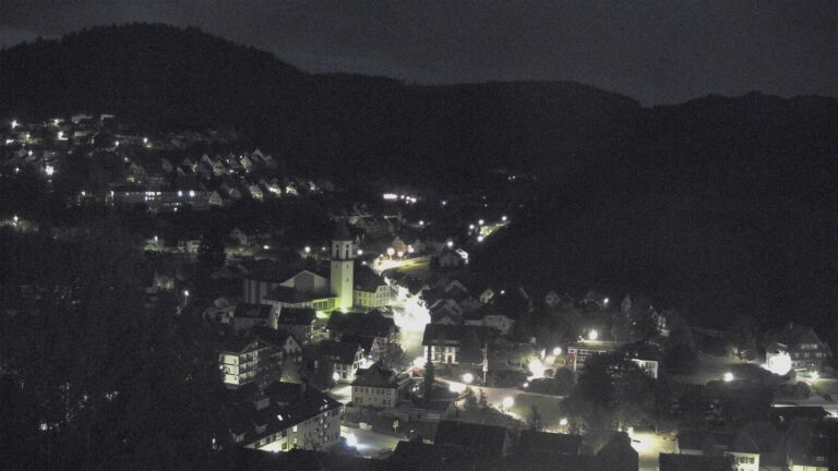 Dieses Bild zeigt eine Webcam-Aufnahme von Ottenhöfen, aufgenommen am Sonntag, den 03.05.2026 um 05:00 Uhr