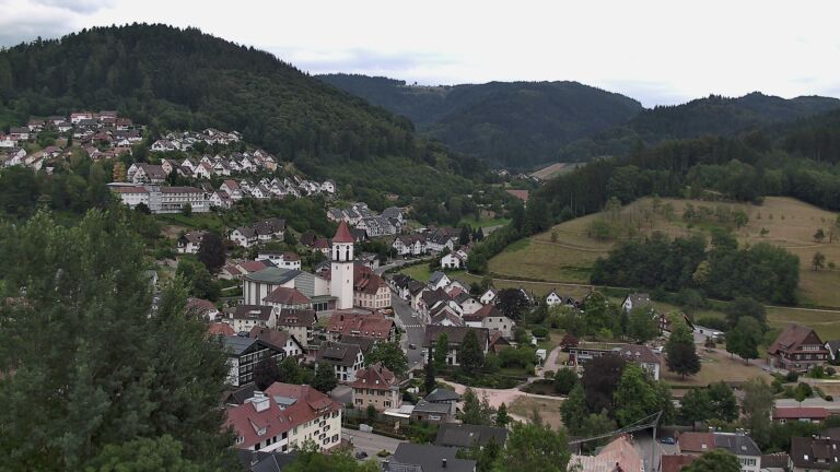 Dieses Bild zeigt eine Webcam-Aufnahme von Ottenhöfen, aufgenommen am Mittwoch, den 15.07.2026 um 18:50 Uhr