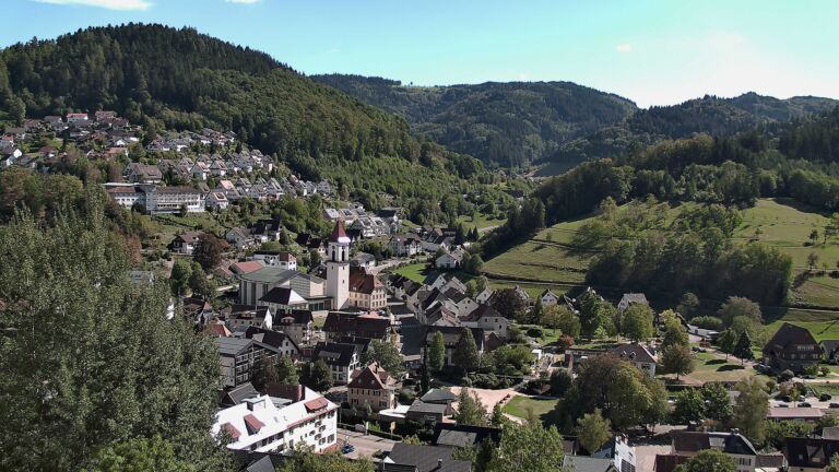Dieses Bild zeigt eine Webcam-Aufnahme von Ottenhöfen, aufgenommen am Dienstag, den 15.09.2026 um 15:10 Uhr