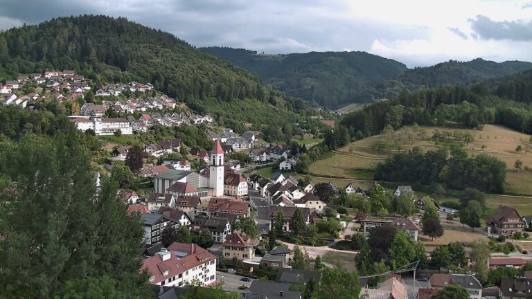 Dieses Bild zeigt eine Webcam-Aufnahme von Ottenhöfen, aufgenommen am Mittwoch, den 15.07.2026 um 18:40 Uhr