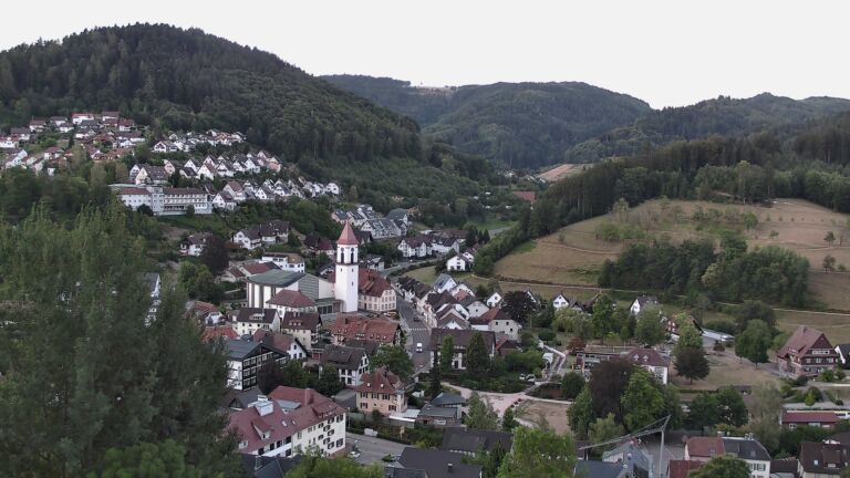 Dieses Bild zeigt eine Webcam-Aufnahme von Ottenhöfen, aufgenommen am Samstag, den 08.08.2026 um 06:10 Uhr
