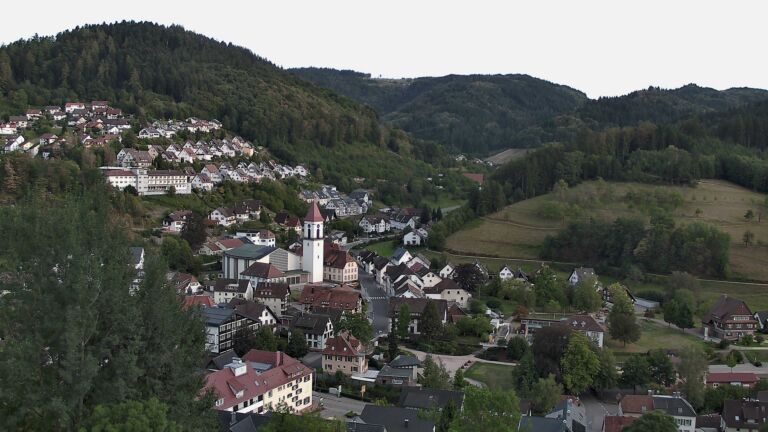 Dieses Bild zeigt eine Webcam-Aufnahme von Ottenhöfen, aufgenommen am Dienstag, den 01.09.2026 um 19:30 Uhr