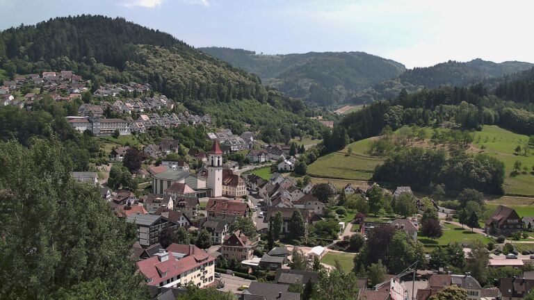 Dieses Bild zeigt eine Webcam-Aufnahme von Ottenhöfen, aufgenommen am Montag, den 22.06.2026 um 15:00 Uhr