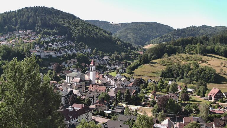 Dieses Bild zeigt eine Webcam-Aufnahme von Ottenhöfen, aufgenommen am Freitag, den 10.07.2026 um 09:30 Uhr