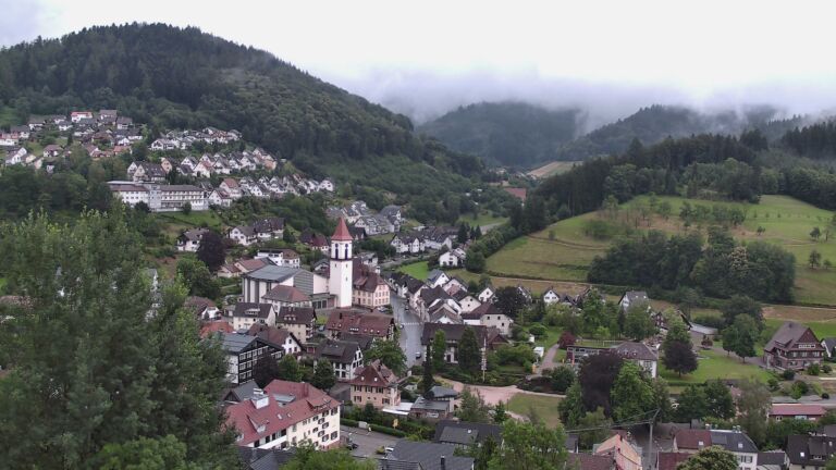 Dieses Bild zeigt eine Webcam-Aufnahme von Ottenhöfen, aufgenommen am Montag, den 29.06.2026 um 06:30 Uhr