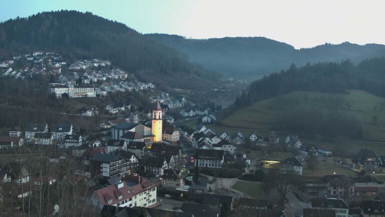 Dieses Bild zeigt eine Webcam-Aufnahme von Ottenhöfen, aufgenommen am Donnerstag, den 05.02.2026 um 17:50 Uhr