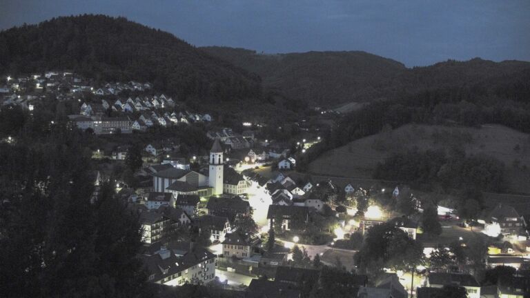 Dieses Bild zeigt eine Webcam-Aufnahme von Ottenhöfen, aufgenommen am Sonntag, den 26.07.2026 um 05:00 Uhr