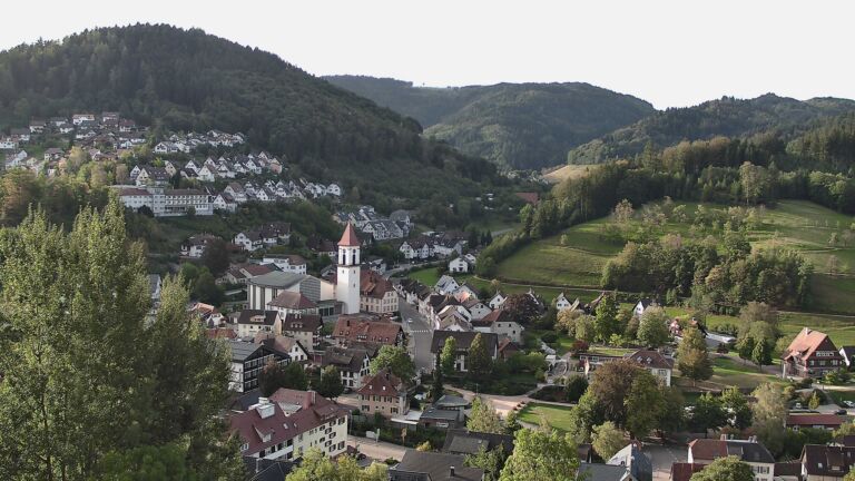 Dieses Bild zeigt eine Webcam-Aufnahme von Ottenhöfen, aufgenommen am Sonntag, den 20.09.2026 um 08:40 Uhr