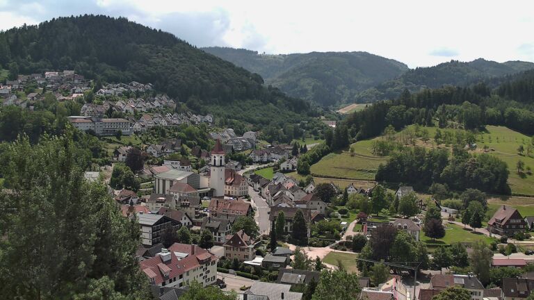 Dieses Bild zeigt eine Webcam-Aufnahme von Ottenhöfen, aufgenommen am Dienstag, den 30.06.2026 um 12:50 Uhr