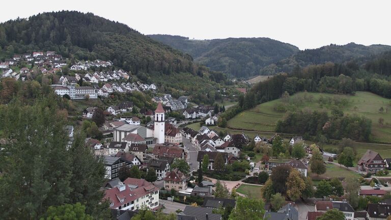Dieses Bild zeigt eine Webcam-Aufnahme von Ottenhöfen, aufgenommen am Samstag, den 03.10.2026 um 08:00 Uhr