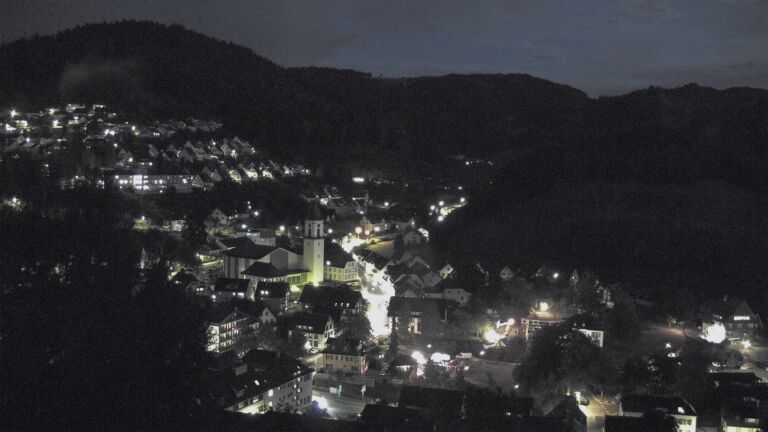 Dieses Bild zeigt eine Webcam-Aufnahme von Ottenhöfen, aufgenommen am Freitag, den 21.08.2026 um 21:30 Uhr