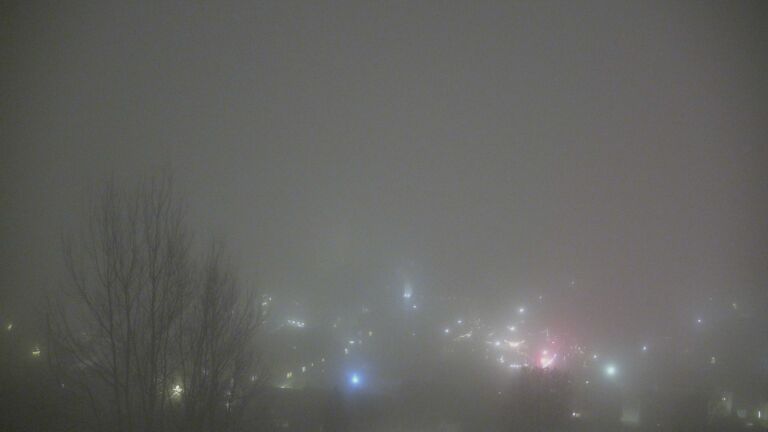 Dieses Bild zeigt eine Webcam-Aufnahme von Ottenhöfen, aufgenommen am Sonntag, den 14.12.2025 um 18:40 Uhr