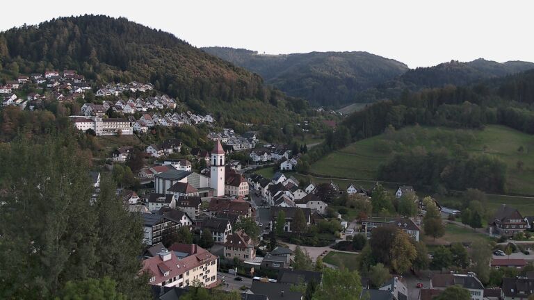 Dieses Bild zeigt eine Webcam-Aufnahme von Ottenhöfen, aufgenommen am Samstag, den 03.10.2026 um 18:20 Uhr