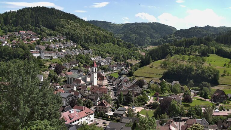 Dieses Bild zeigt eine Webcam-Aufnahme von Ottenhöfen, aufgenommen am Mittwoch, den 17.06.2026 um 15:20 Uhr