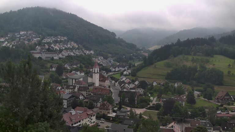 Dieses Bild zeigt eine Webcam-Aufnahme von Ottenhöfen, aufgenommen am Mittwoch, den 01.07.2026 um 09:30 Uhr