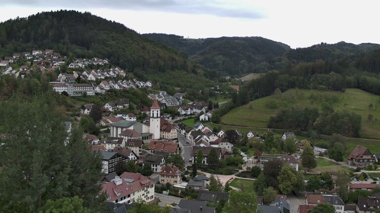 Dieses Bild zeigt eine Webcam-Aufnahme von Ottenhöfen, aufgenommen am Freitag, den 18.09.2026 um 11:30 Uhr
