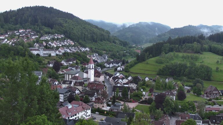 Dieses Bild zeigt eine Webcam-Aufnahme von Ottenhöfen, aufgenommen am Dienstag, den 12.05.2026 um 06:00 Uhr