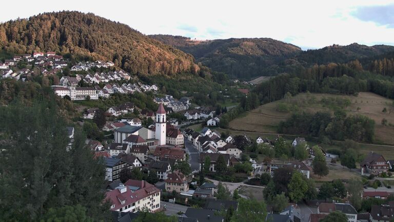 Dieses Bild zeigt eine Webcam-Aufnahme von Ottenhöfen, aufgenommen am Samstag, den 22.08.2026 um 20:00 Uhr